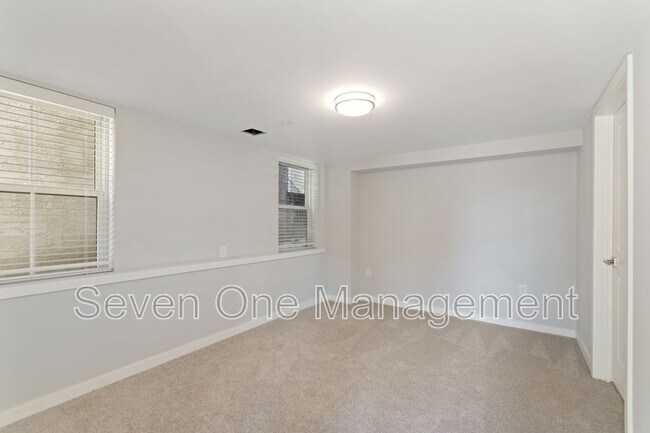 Building Photo - 4649 Umbria St