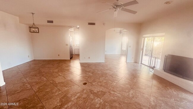 Building Photo - 6707 E Kelton Ln