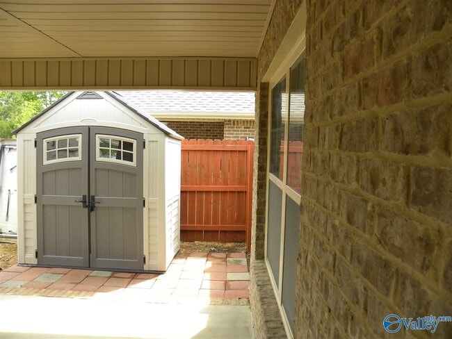 Building Photo - 708 Oak Cove Ln NW