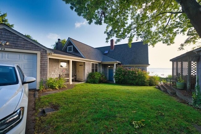 Building Photo - 73 Bayside Ave