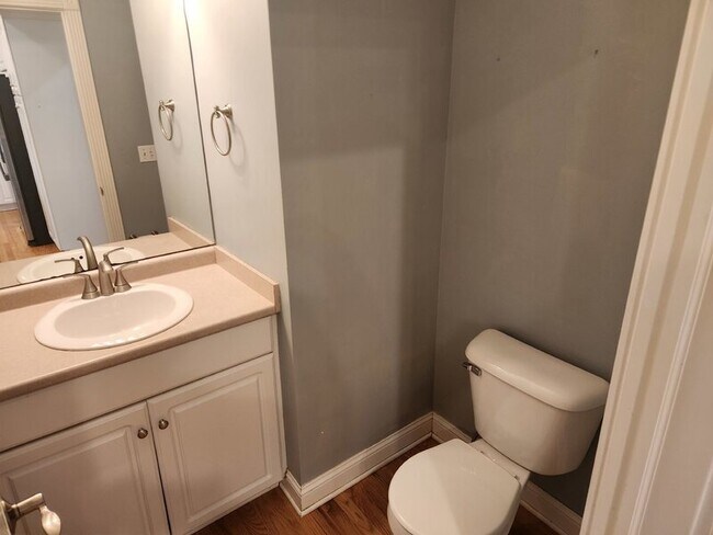 Building Photo - 13500 Sheridan Ave