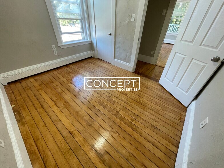 Building Photo - 270 Bowdoin St