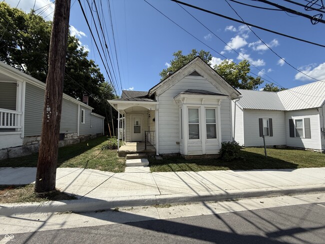 Primary Photo - 6 S Madison St