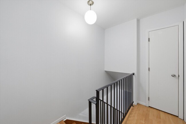Building Photo - 1437 Sutter Dr