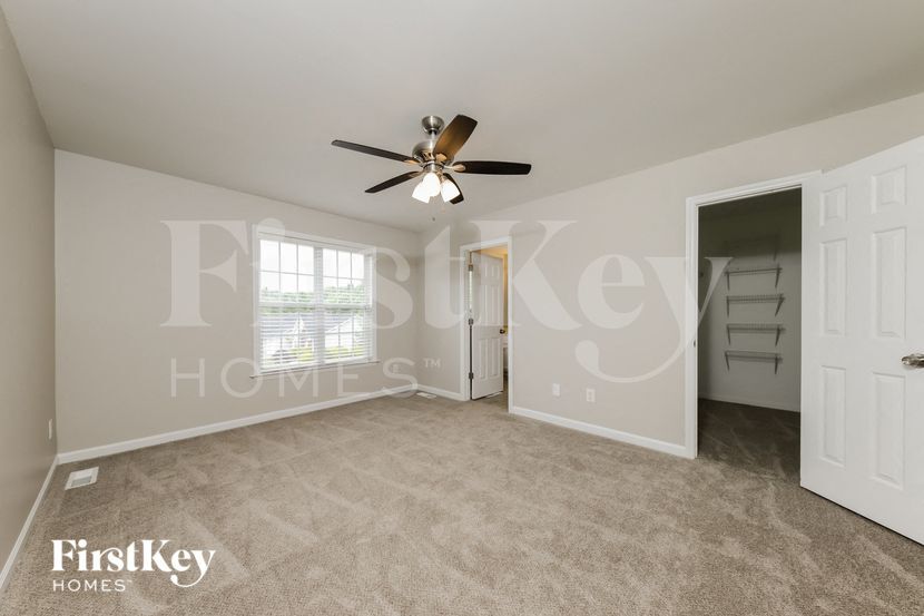 Building Photo - 2435 Wynbrook Dr