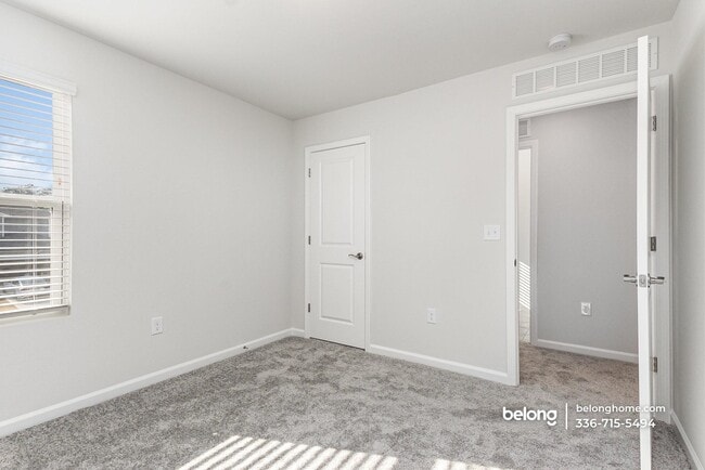 Building Photo - 1425 Rhodes Pond St