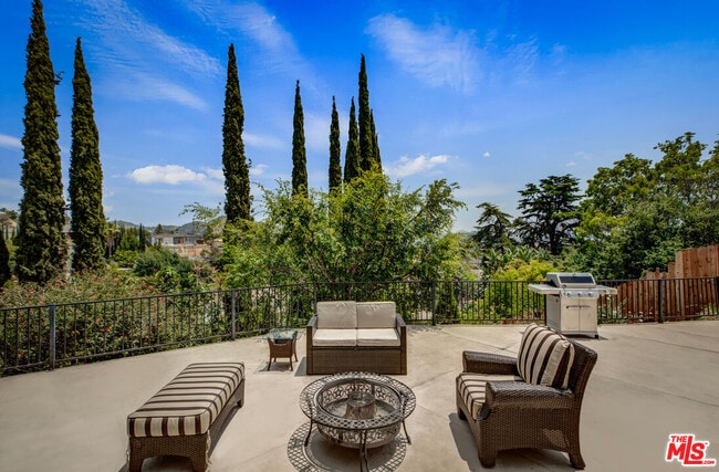 Building Photo - 612 Luton Dr