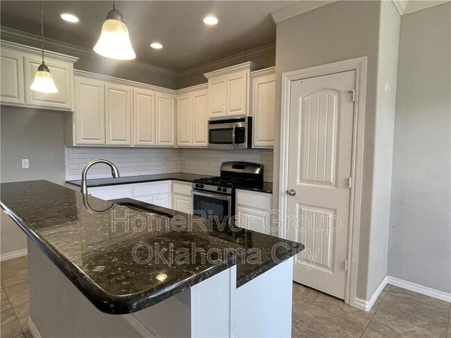 Building Photo - 8716 SW 66th Pl