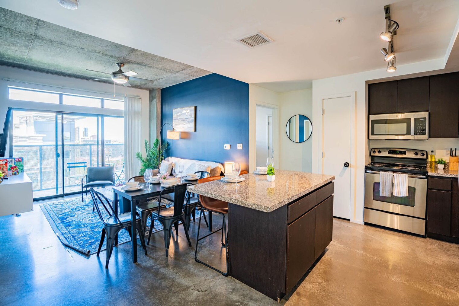 Building Photo - 333 E Roosevelt St