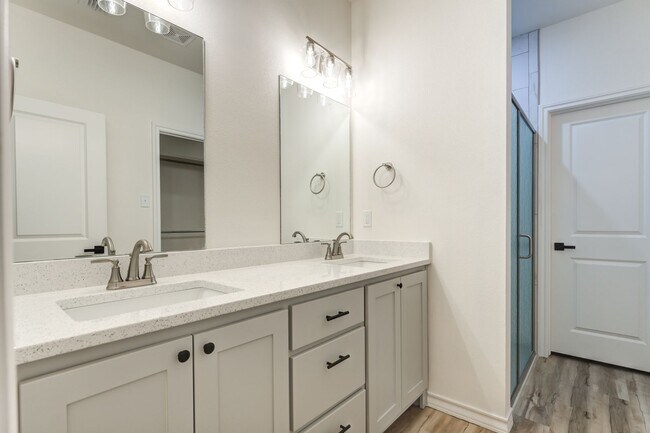 Building Photo - Brand New 2 Bedroom Townhome In Escondido