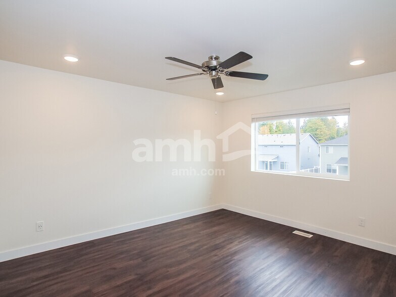 Building Photo - 7724 Verona Lp SW