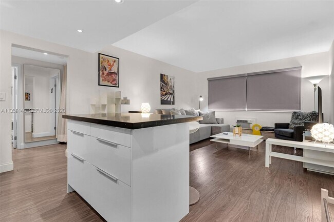 Building Photo - 1117 Meridian Ave