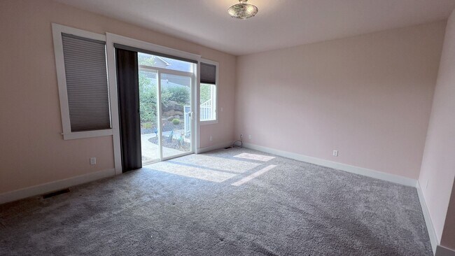 Building Photo - NEW LISTING! Latah Valley 3 bed/2 bath mus...