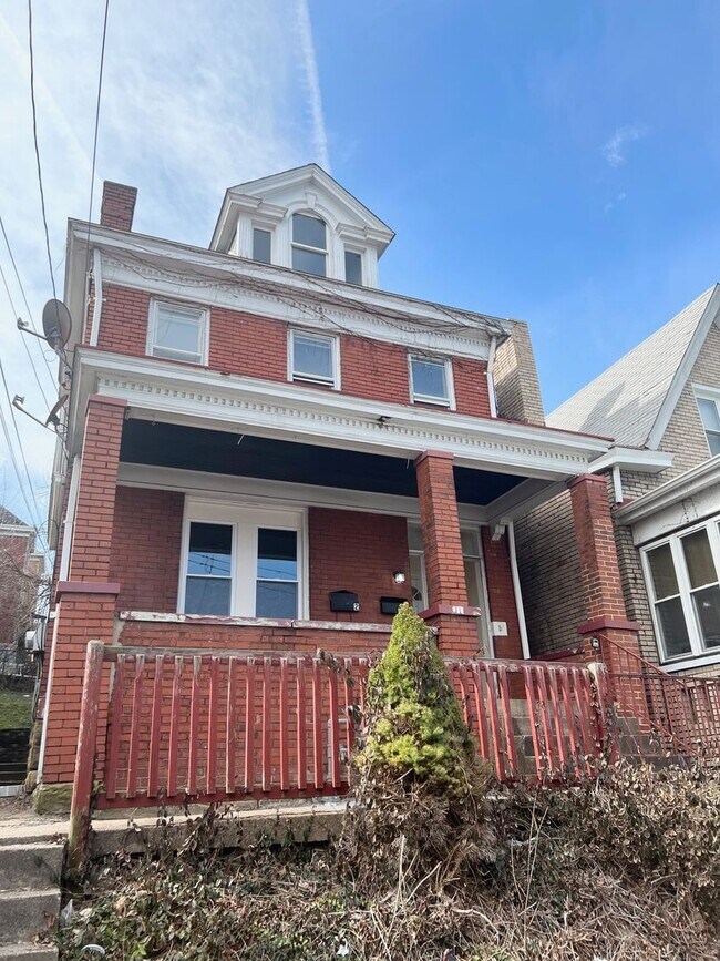 Building Photo - 135 Koehler St