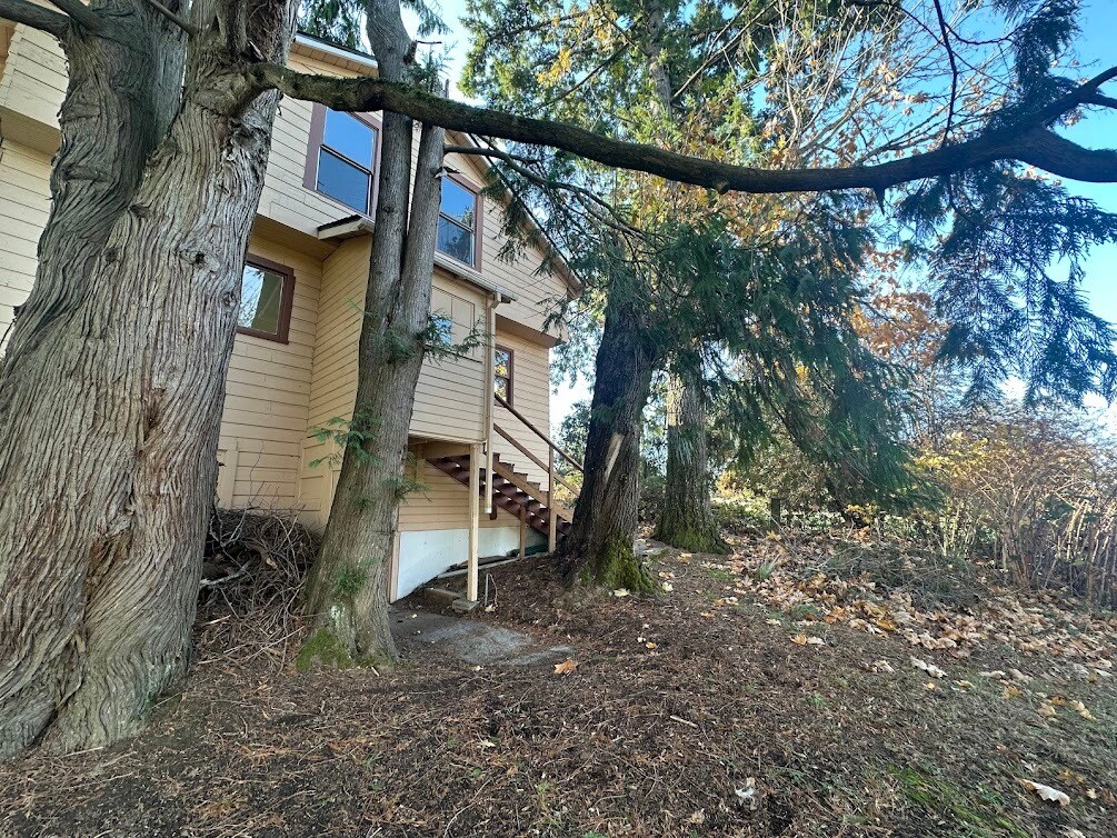 Building Photo - 11625 NW Thompson Rd