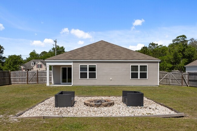 Building Photo - 186 Everett Yopp Dr