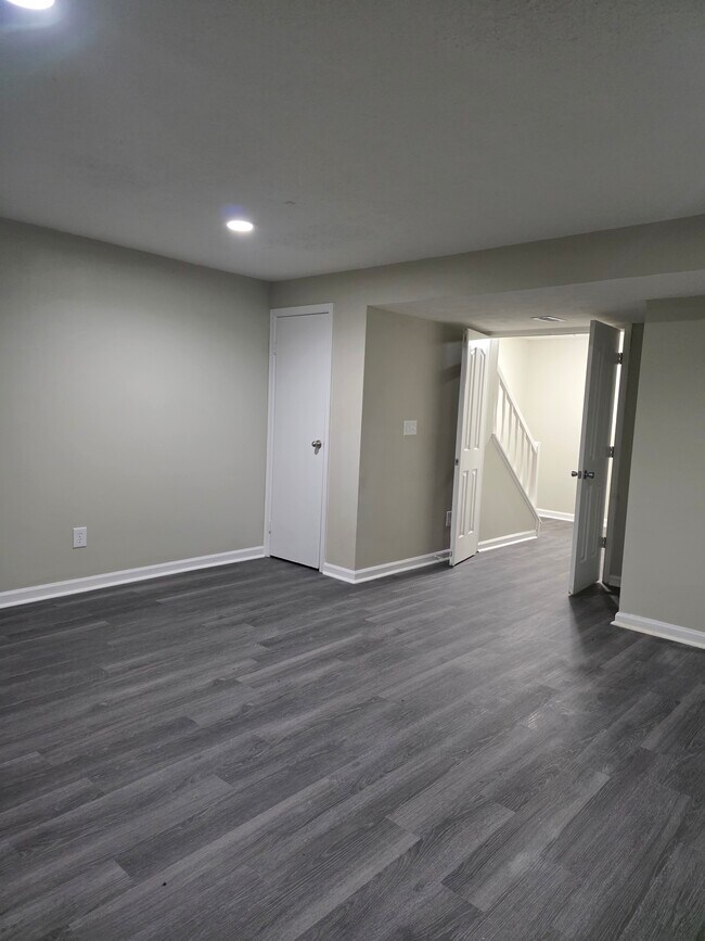 Building Photo - 8512 Hague Rd