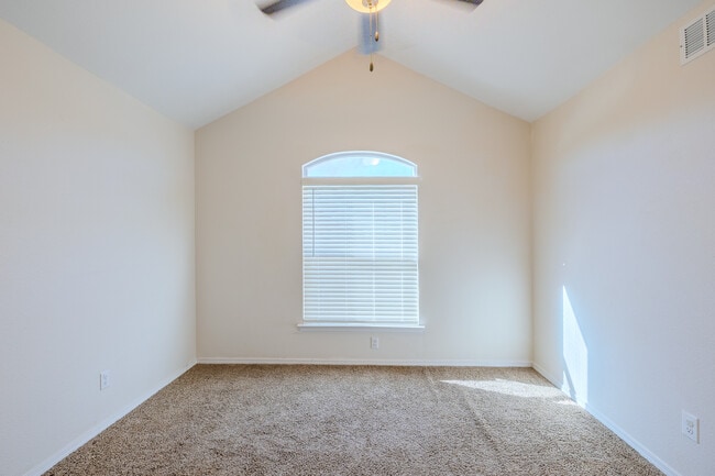 Building Photo - 1040 Indigo Sky St