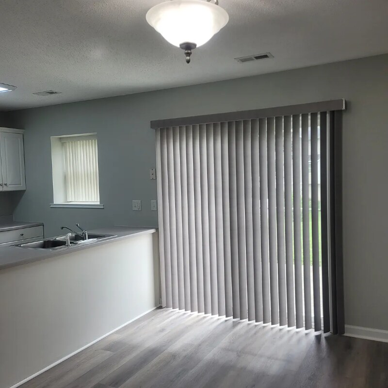 Building Photo - 2405 King Arthurs Ct