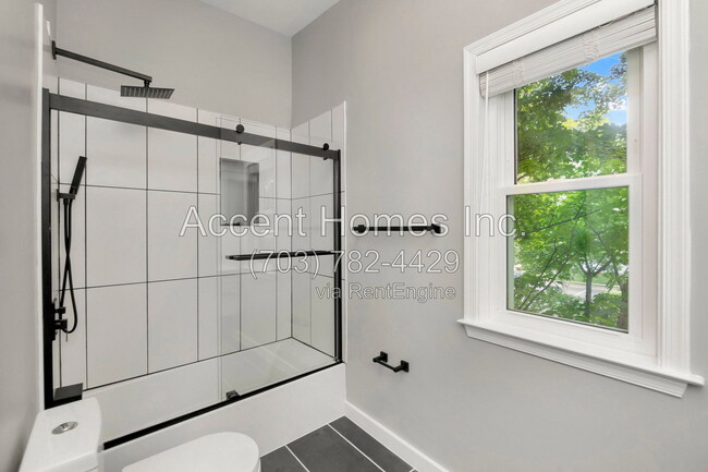 Building Photo - 5818 Wescott Hills Way