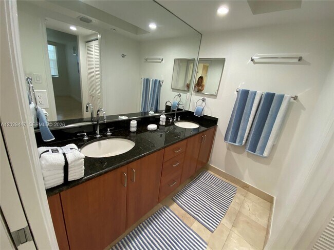 Building Photo - 6917 Collins Ave