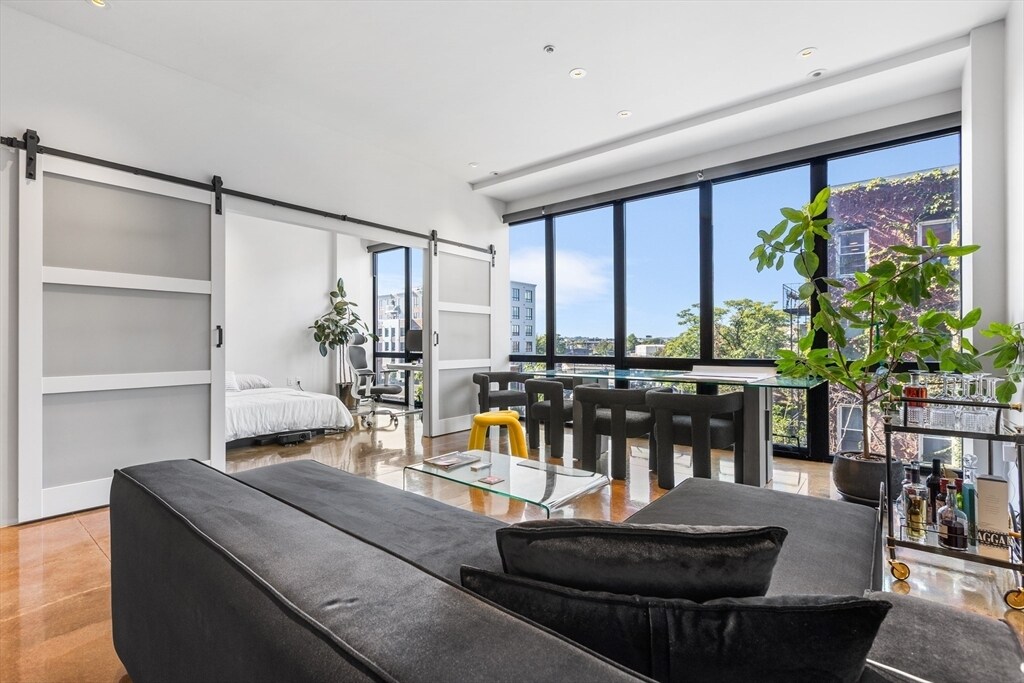 Building Photo - 37 A St