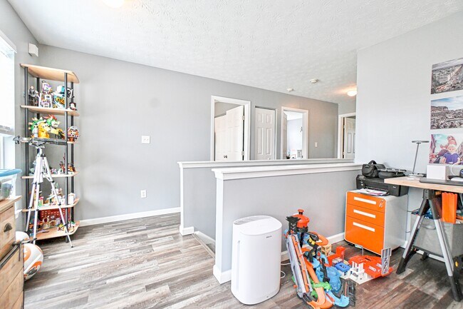 Building Photo - 5469 Fairford Ct