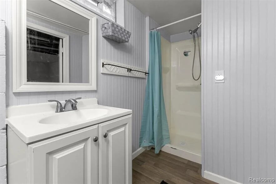 Building Photo - 3369 Pelham St