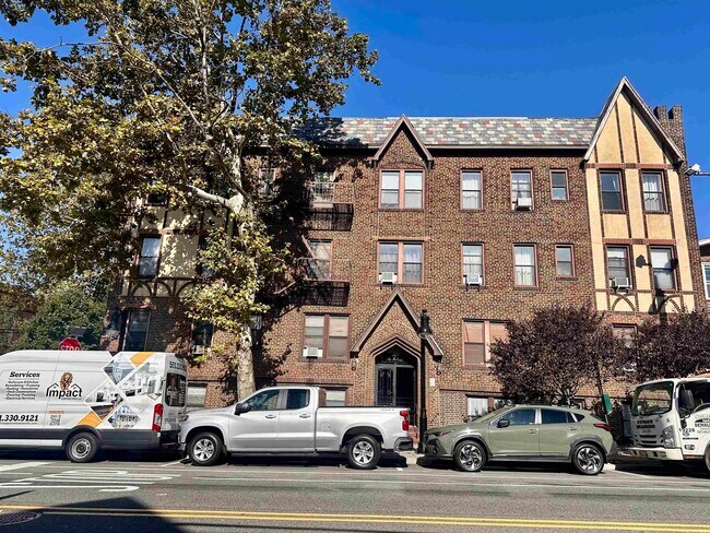 Primary Photo - 301 Palisade Ave