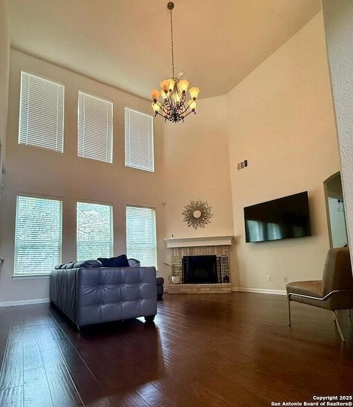 Building Photo - 510 Roble Fino