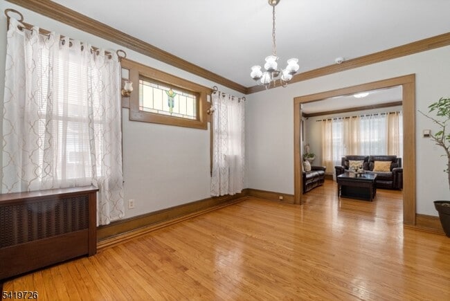 Building Photo - 144 Bellevue St