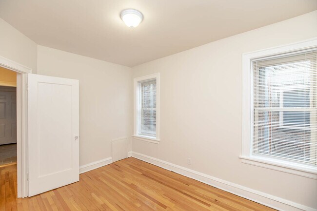 Building Photo - 1731 W 91st St
