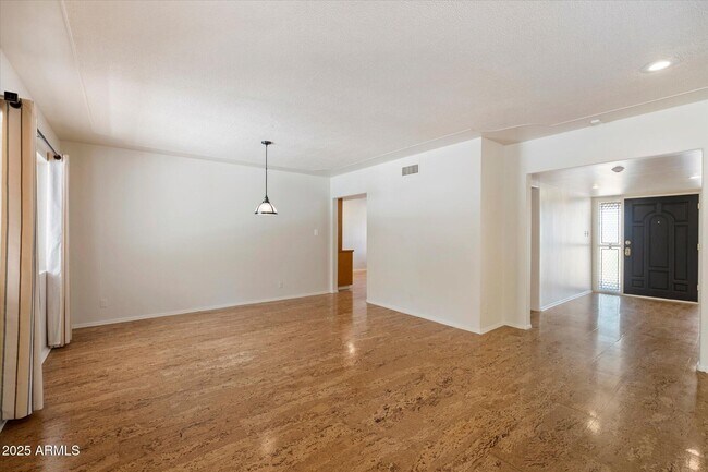 Building Photo - 5019 E Rovey Ave