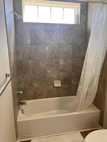 Building Photo - 601 Freeman Dr