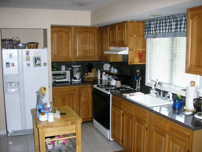 Building Photo - 1011 Ringwood Ave