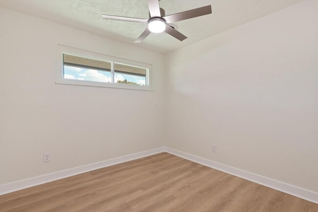 Building Photo - 4999 Packard Dr
