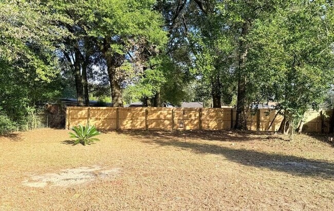 Building Photo - 6509 Julia Dr