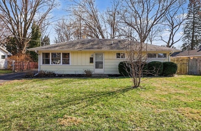 Building Photo - 133 W Hughes St