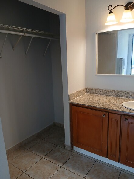 Building Photo - 8421 S Orange Blossom Trl