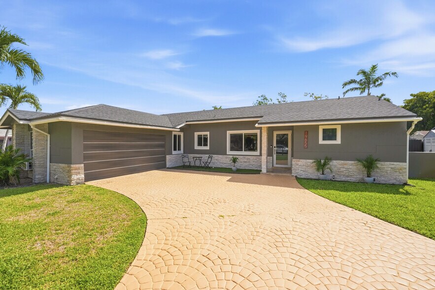 Building Photo - 19655 NW 62nd Ct