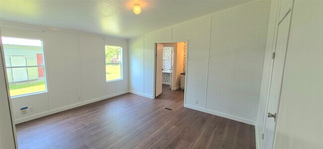 Building Photo - 24430 Oak Hollow Blvd