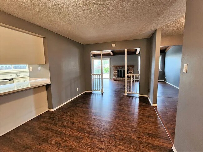 Building Photo - 3015 Barmouth Dr