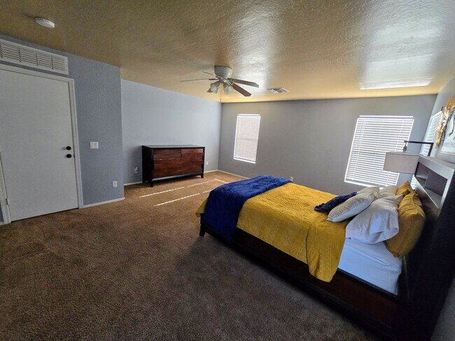 Building Photo - STUNNING 4 Bed, 2.5 Bath Oasis with Pool Your Dream Home Awaits!