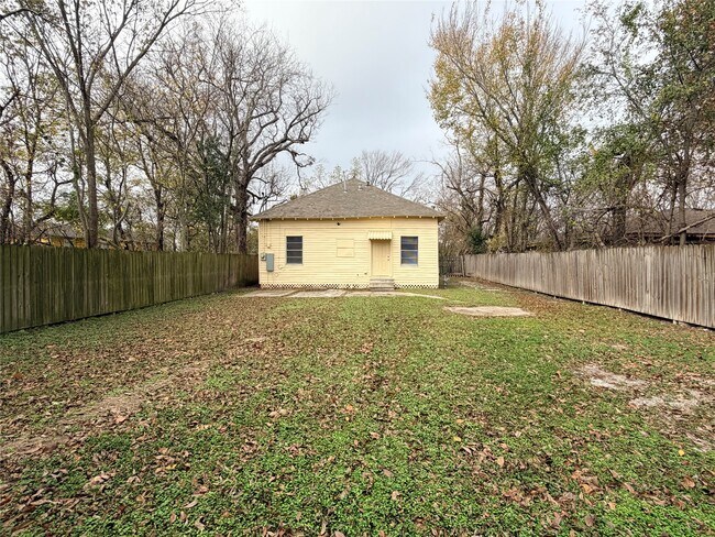 Building Photo - 2212 Semmes St