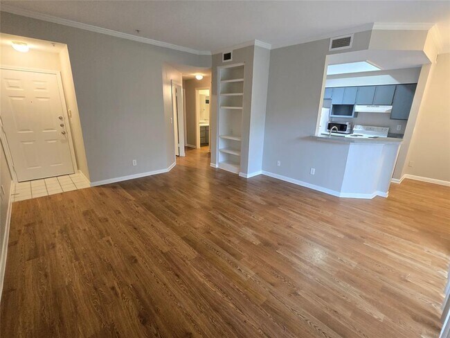 Building Photo - 6000 Shepherd Mountain Cove