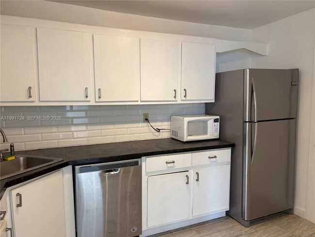 Building Photo - 2750 NE 183rd St