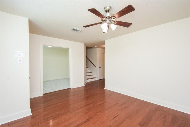 Building Photo - 5726 Silver Oak