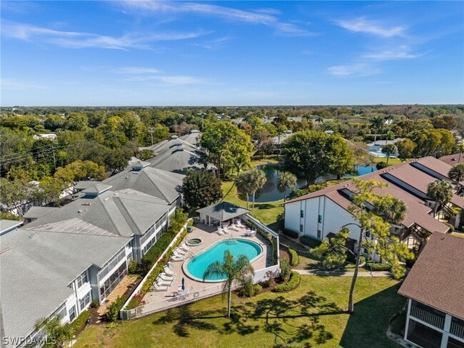 Building Photo - 500 Misty Pines Cir