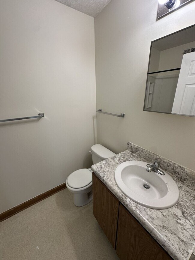 Building Photo - 1 Bedroom 1 Bathroom Condo!