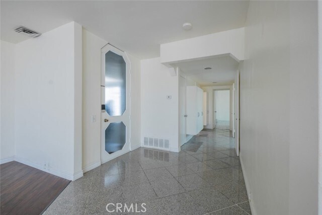 Building Photo - 432 S Sierra Madre Blvd